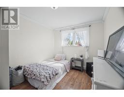 44 Canada Drive thumbnail 14