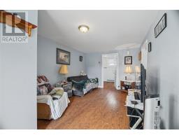 44 Canada Drive thumbnail 17
