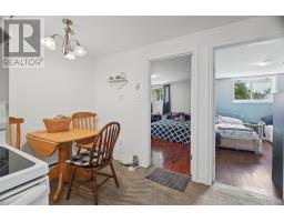 44 Canada Drive thumbnail 21