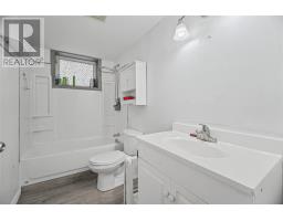 44 Canada Drive thumbnail 24