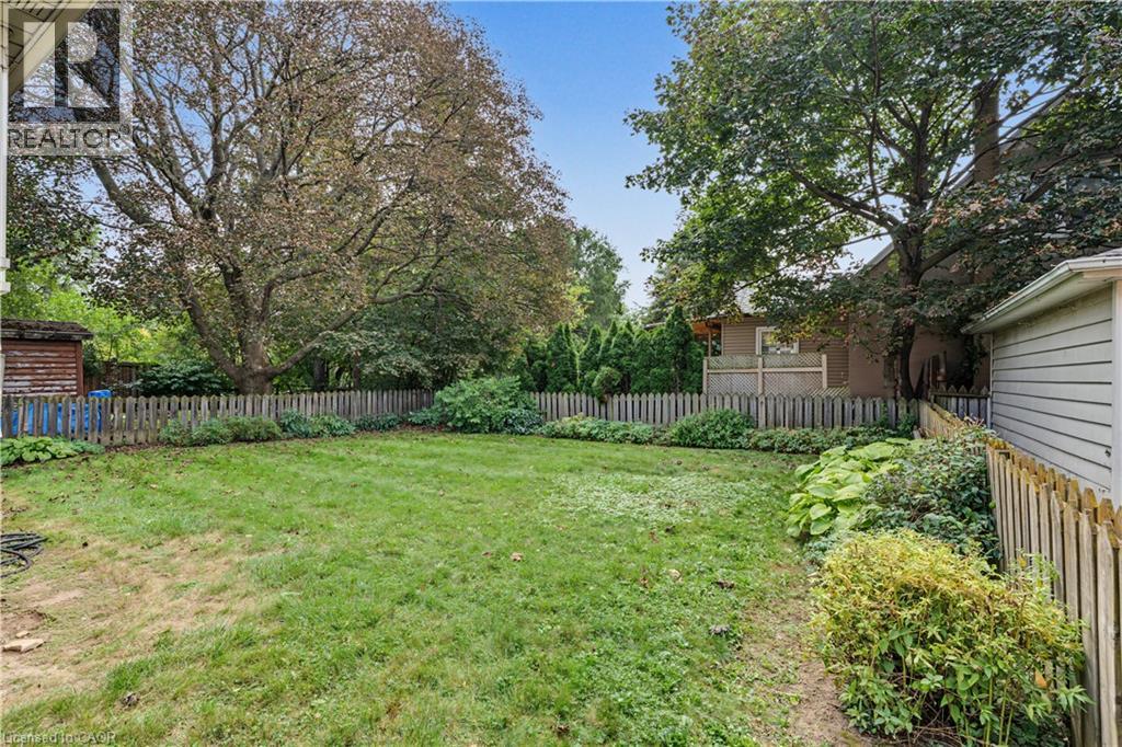 794 BRUCEDALE Avenue E - Image 33