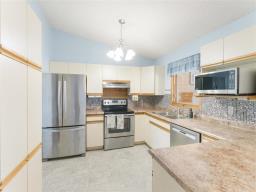 22 Palms Boulevard, Winnipeg, MB R2R1C3 Photo 12