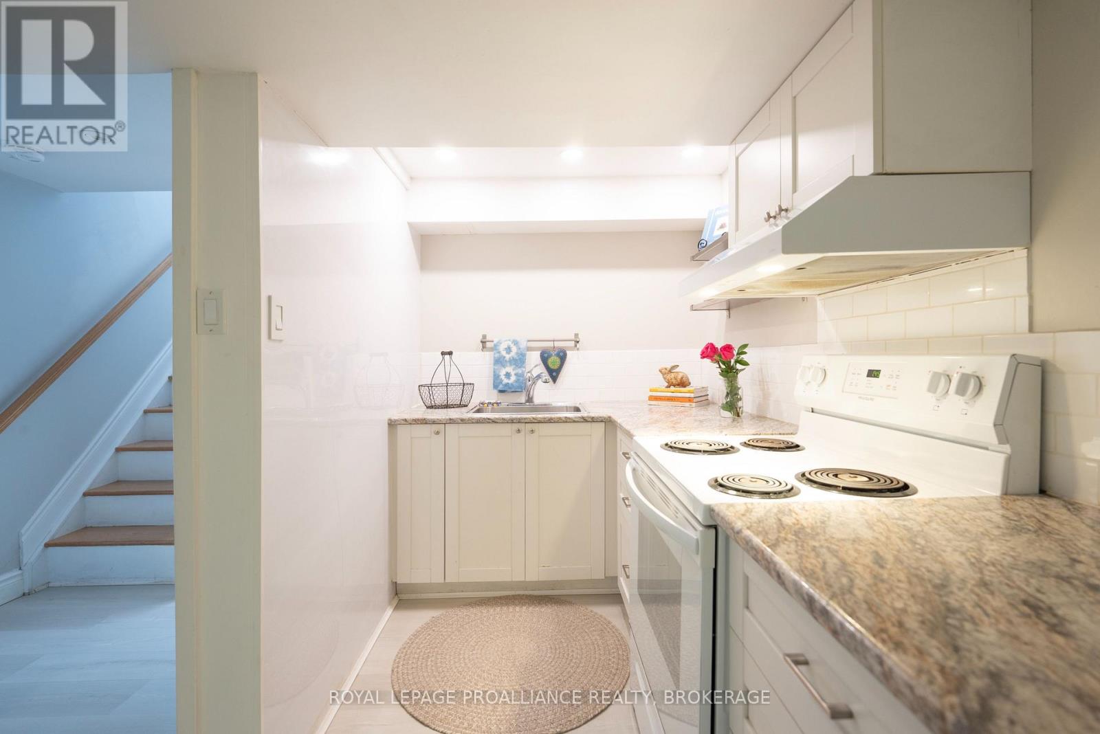 302 ARROWHEAD PLACE - Image 29