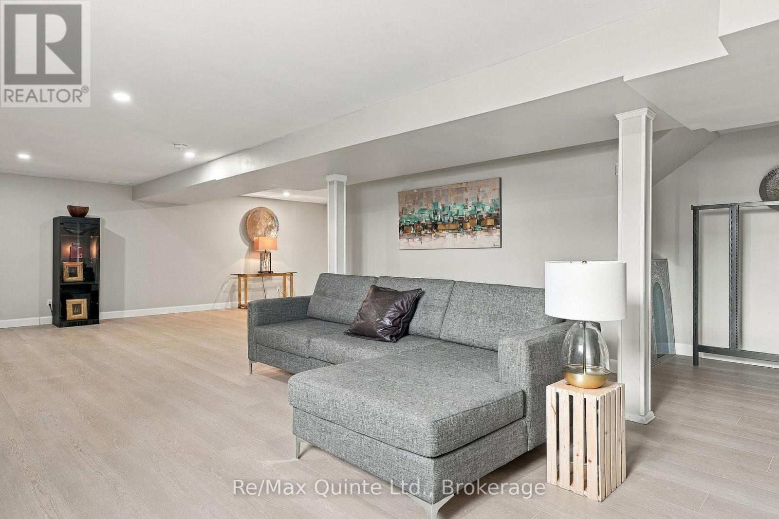 61 HASTINGS PARK DRIVE - Image 30