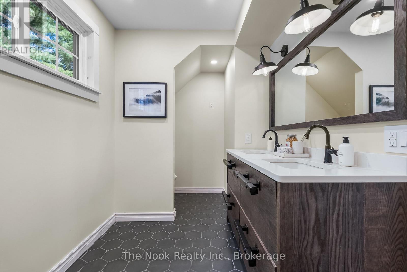 4200 Rice Lake Drive South, Hamilton Township, ON photo 38