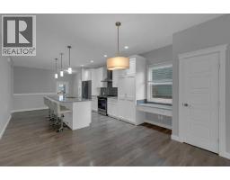 3pc Bathroom - 137 Willow Park, Cochrane, AB T4C2N3 Photo 9