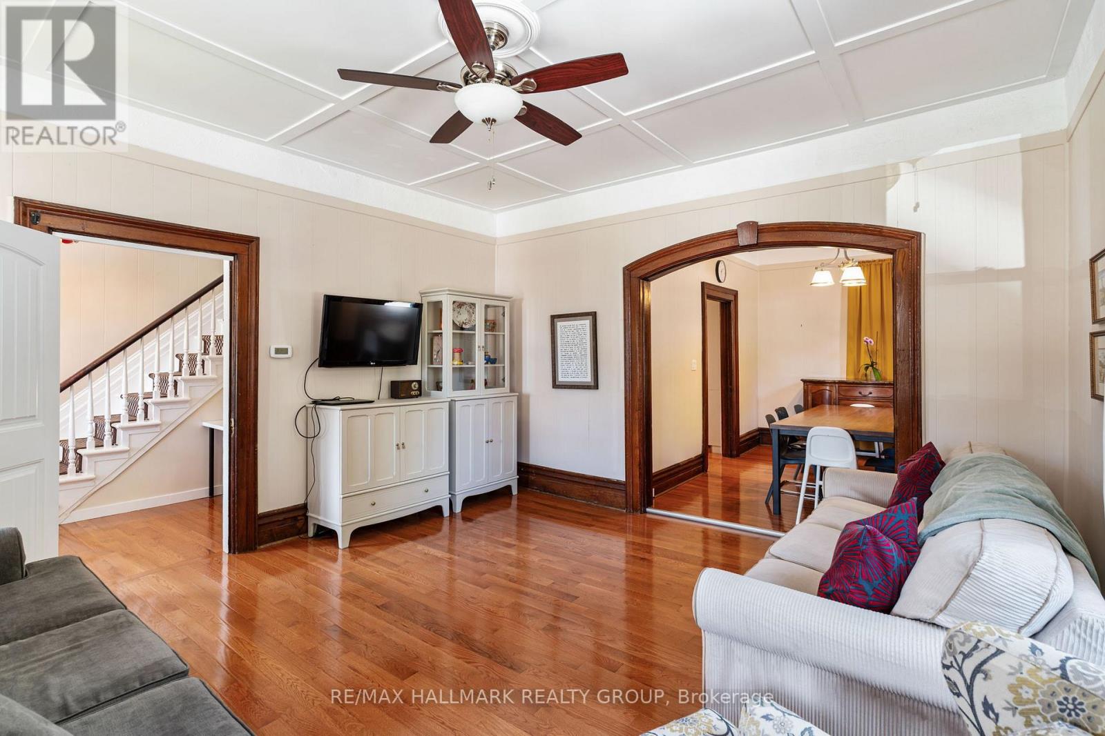404 HENRY STREET W - Image 10