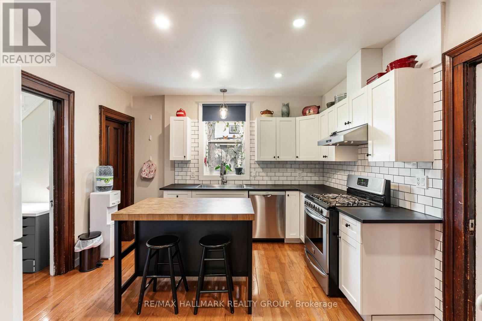 404 HENRY STREET W - Image 14
