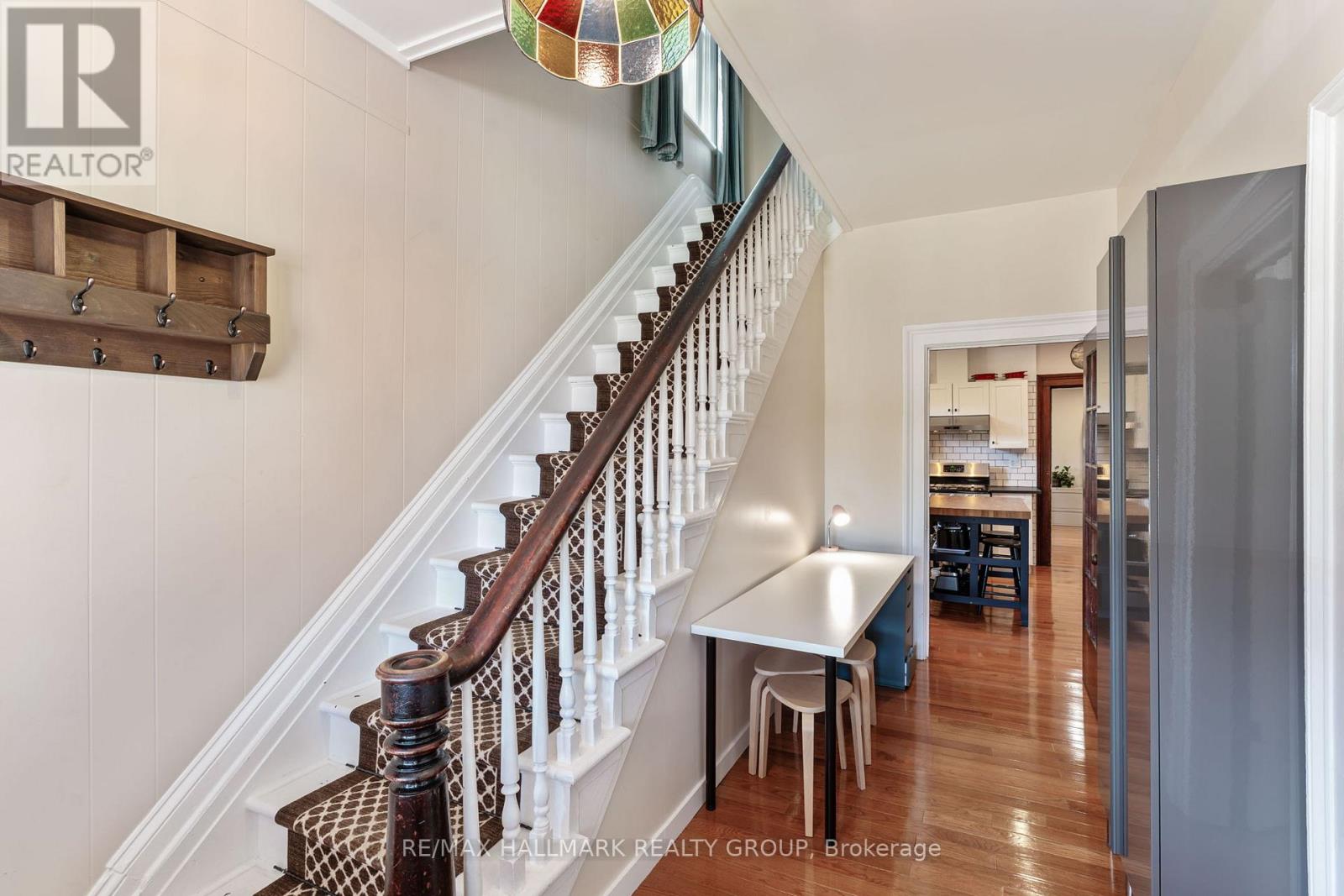 404 HENRY STREET W - Image 26