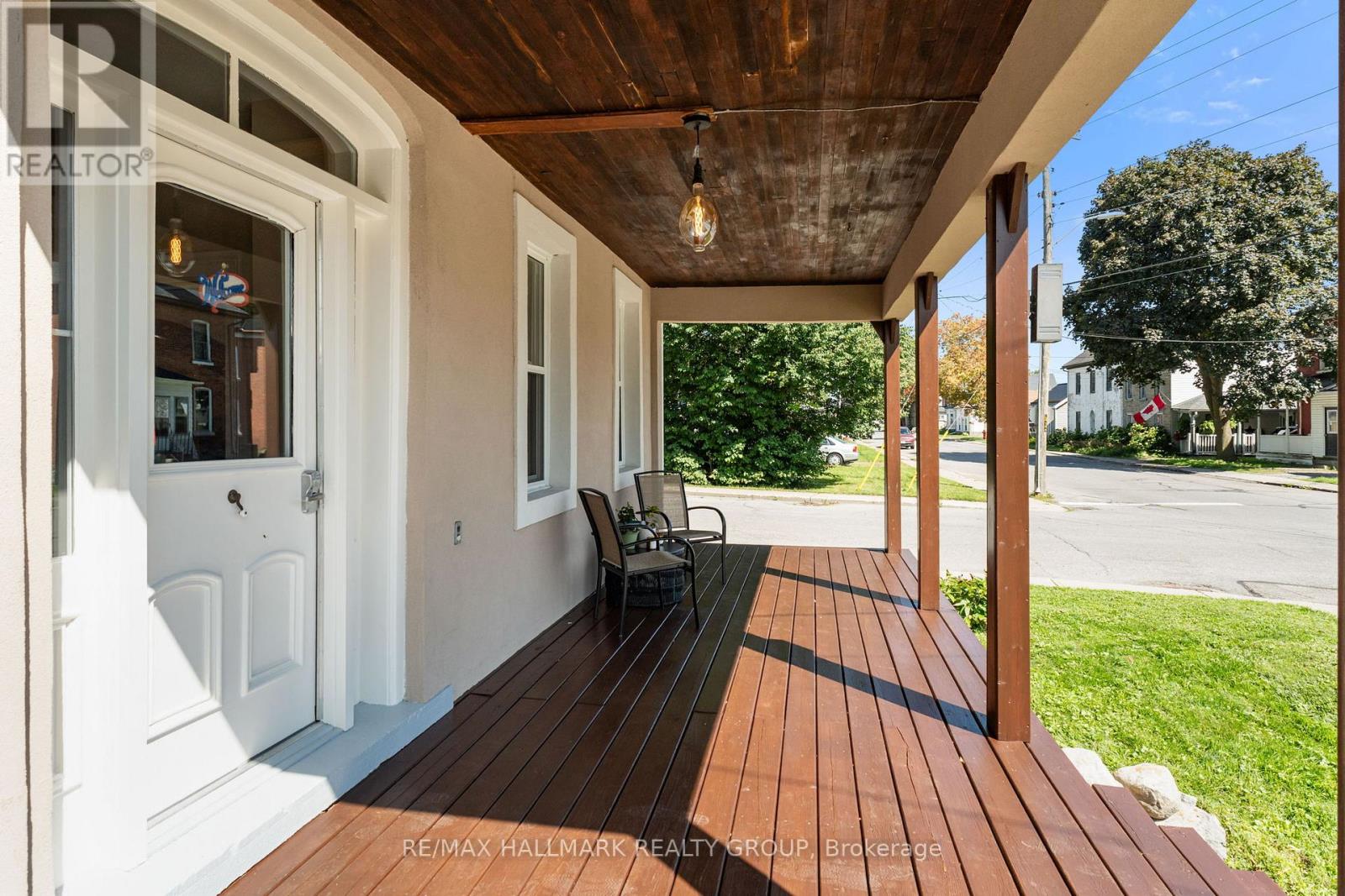 404 HENRY STREET W - Image 4