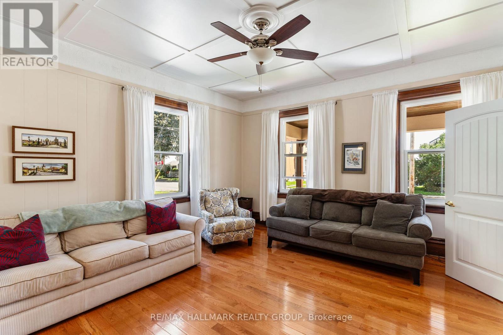 404 HENRY STREET W - Image 9