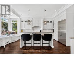 Kitchen - 179 Yonge Boulevard, Toronto, ON M5M3H5 Photo 10