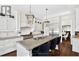 Family room - 179 Yonge Boulevard, Toronto, ON M5M3H5 Photo 11