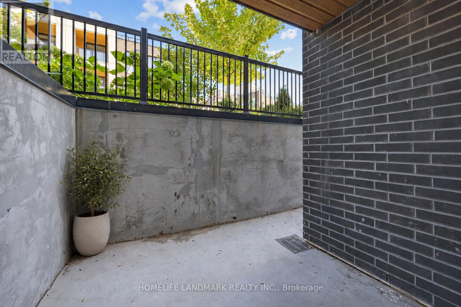 #5 172 CLONMORE DRIVE - 36