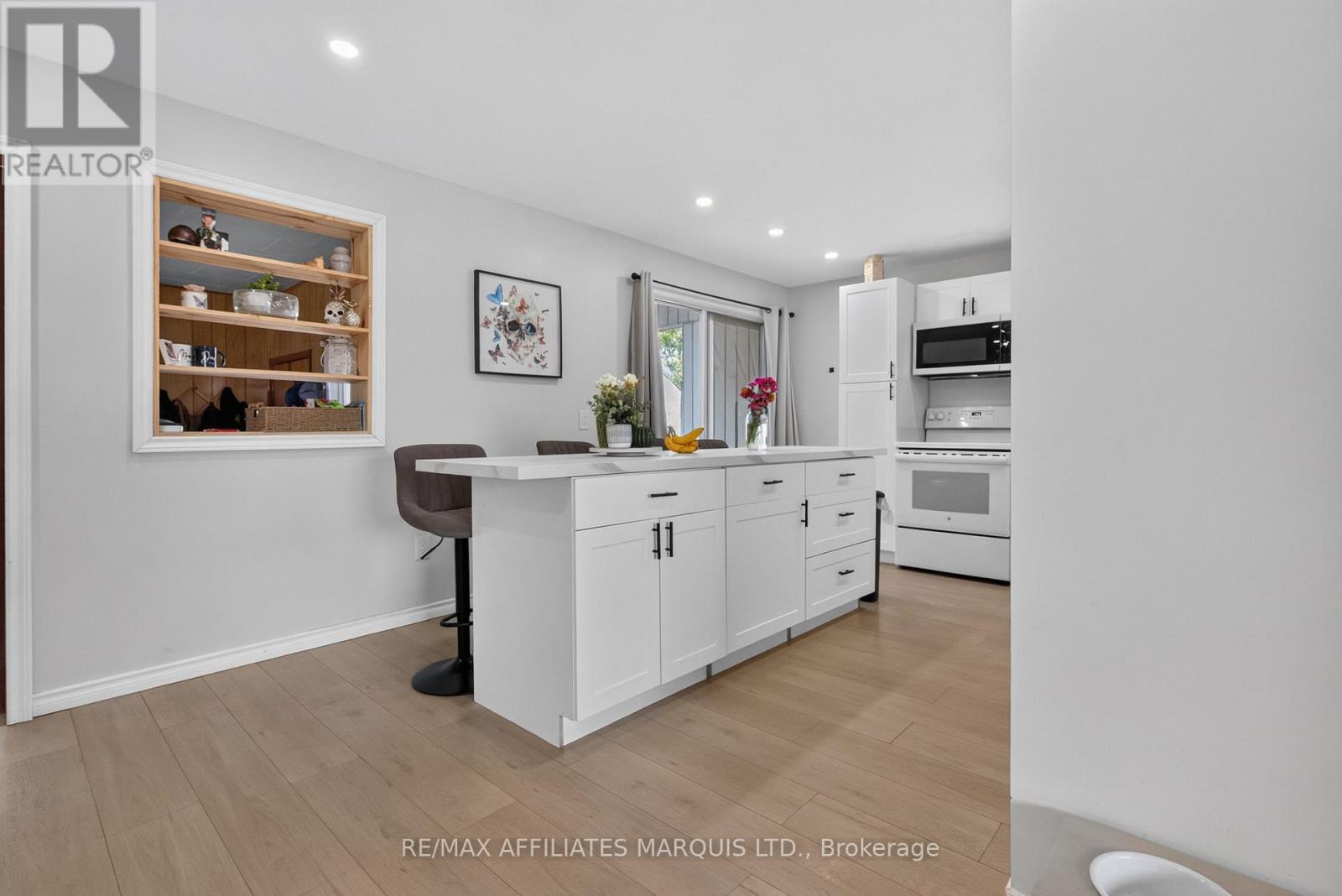 41 ELEVENTH STREET E - Image 10