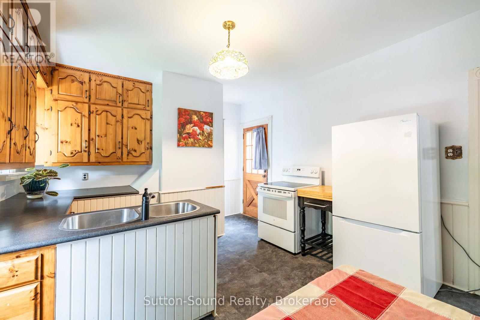 359 5TH STREET E - 10