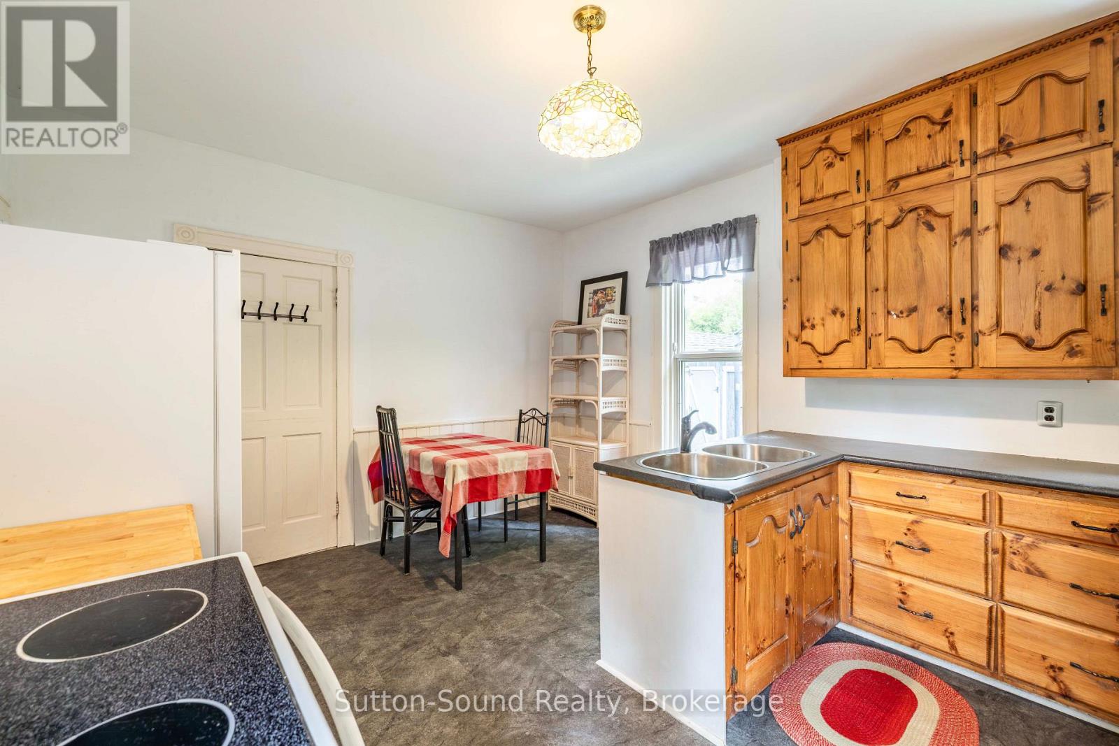 359 5TH STREET E - 12