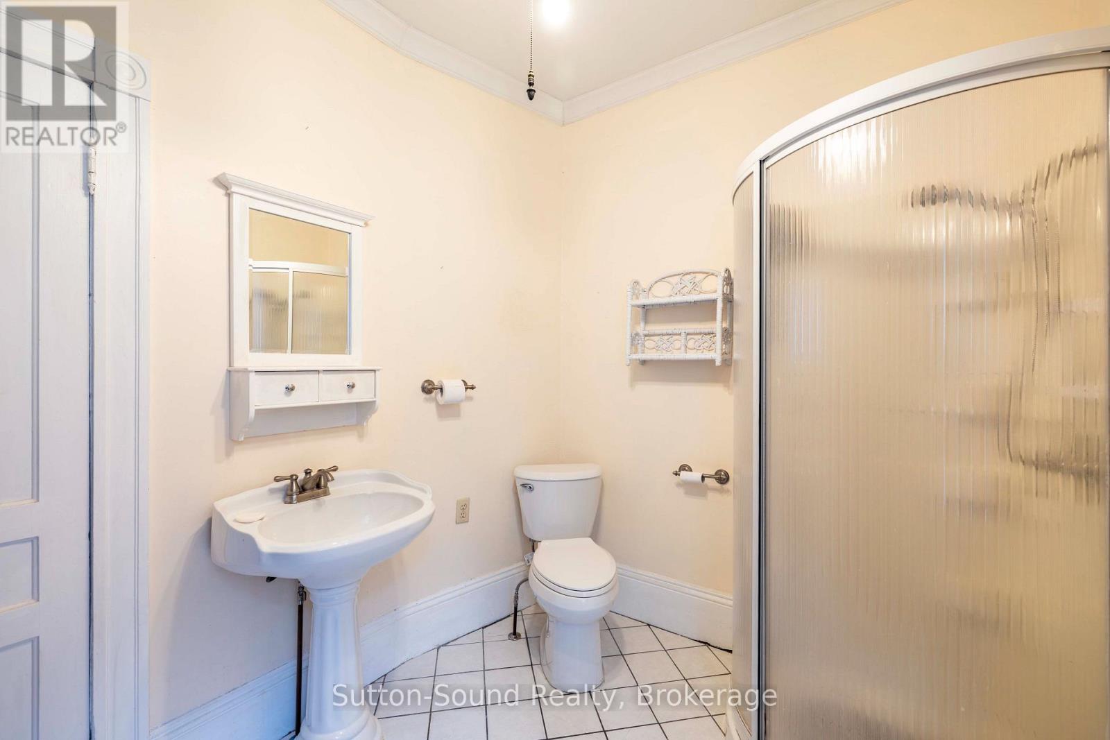 359 5TH STREET E - 14