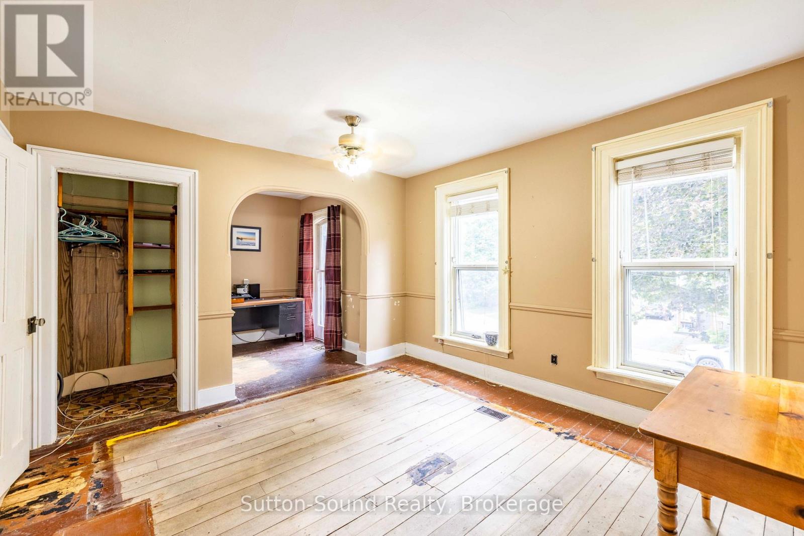 359 5TH STREET E - 15