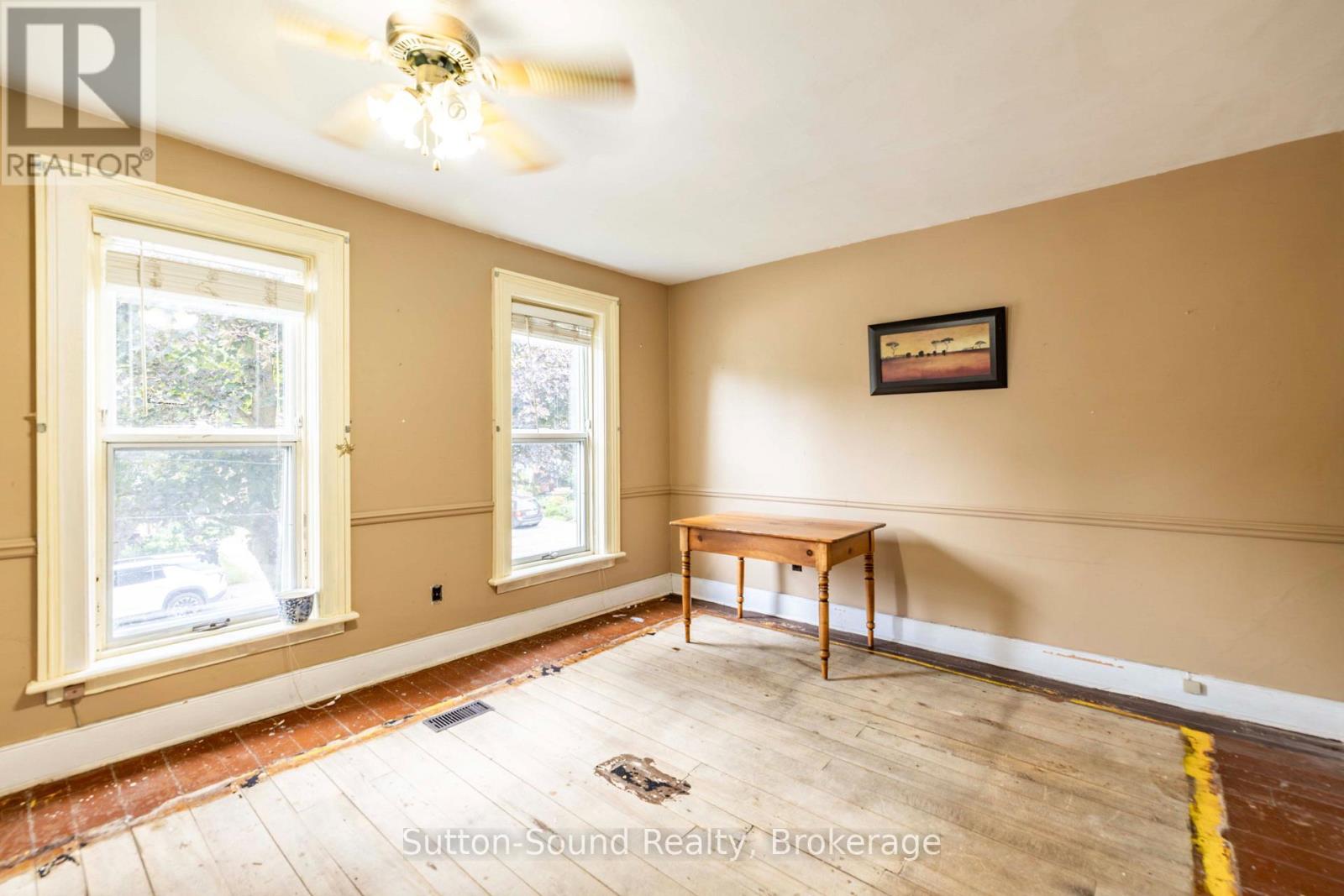 359 5TH STREET E - 16