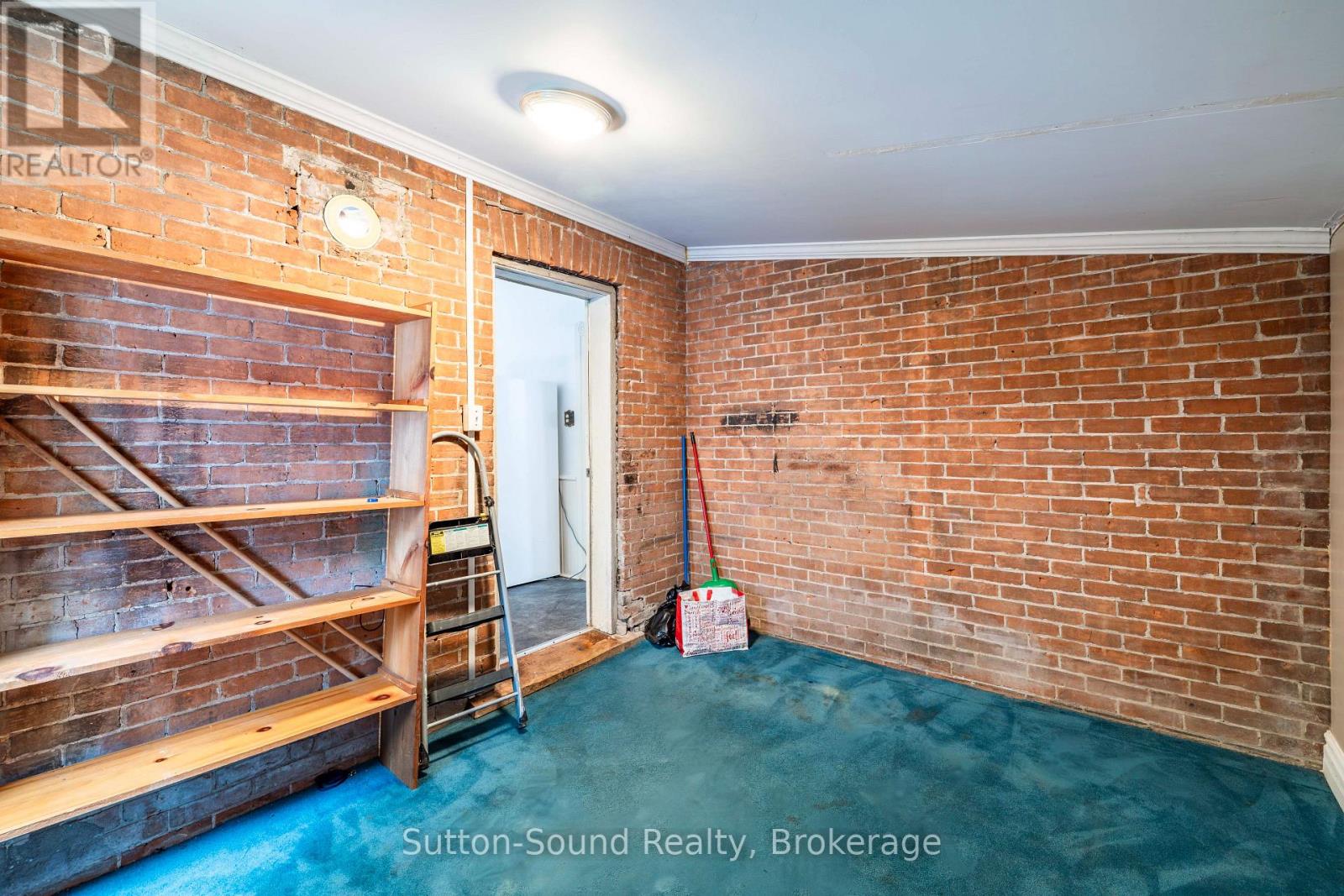 359 5TH STREET E - Image 22