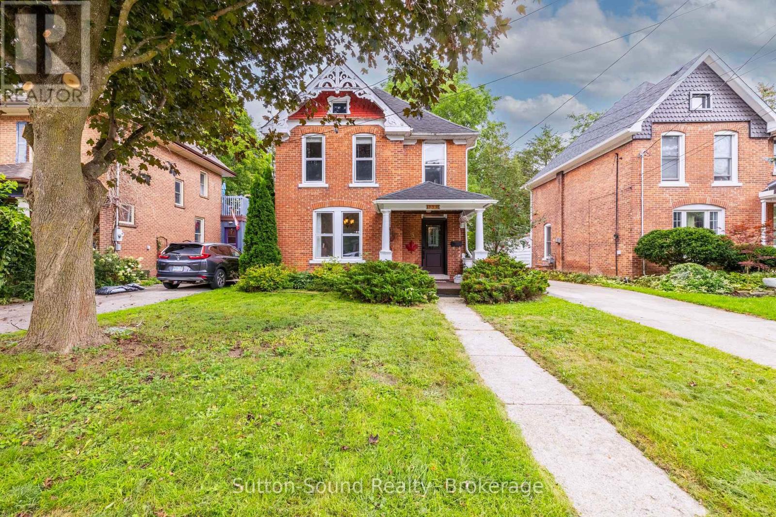 359 5TH STREET E - Image 28