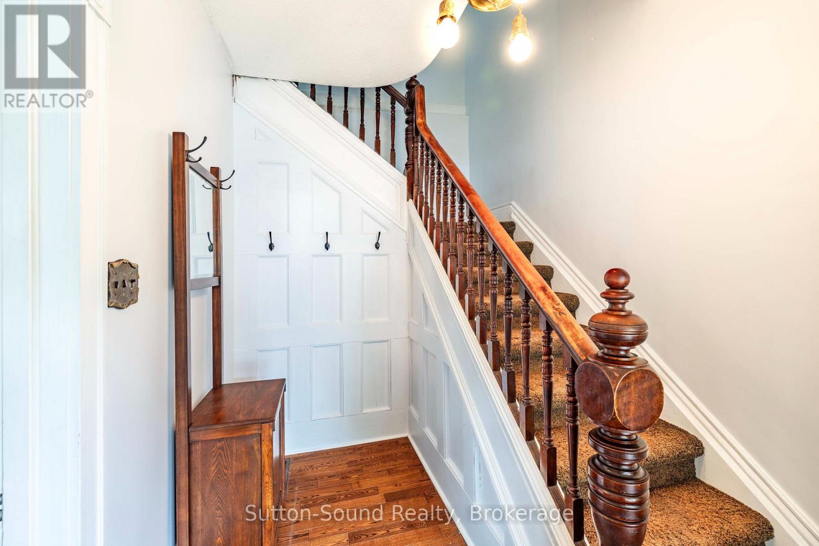 359 5th Street East, Owen Sound, Ontario, N4K1C6, Owen Sound, Ontario — photo 4 of 5