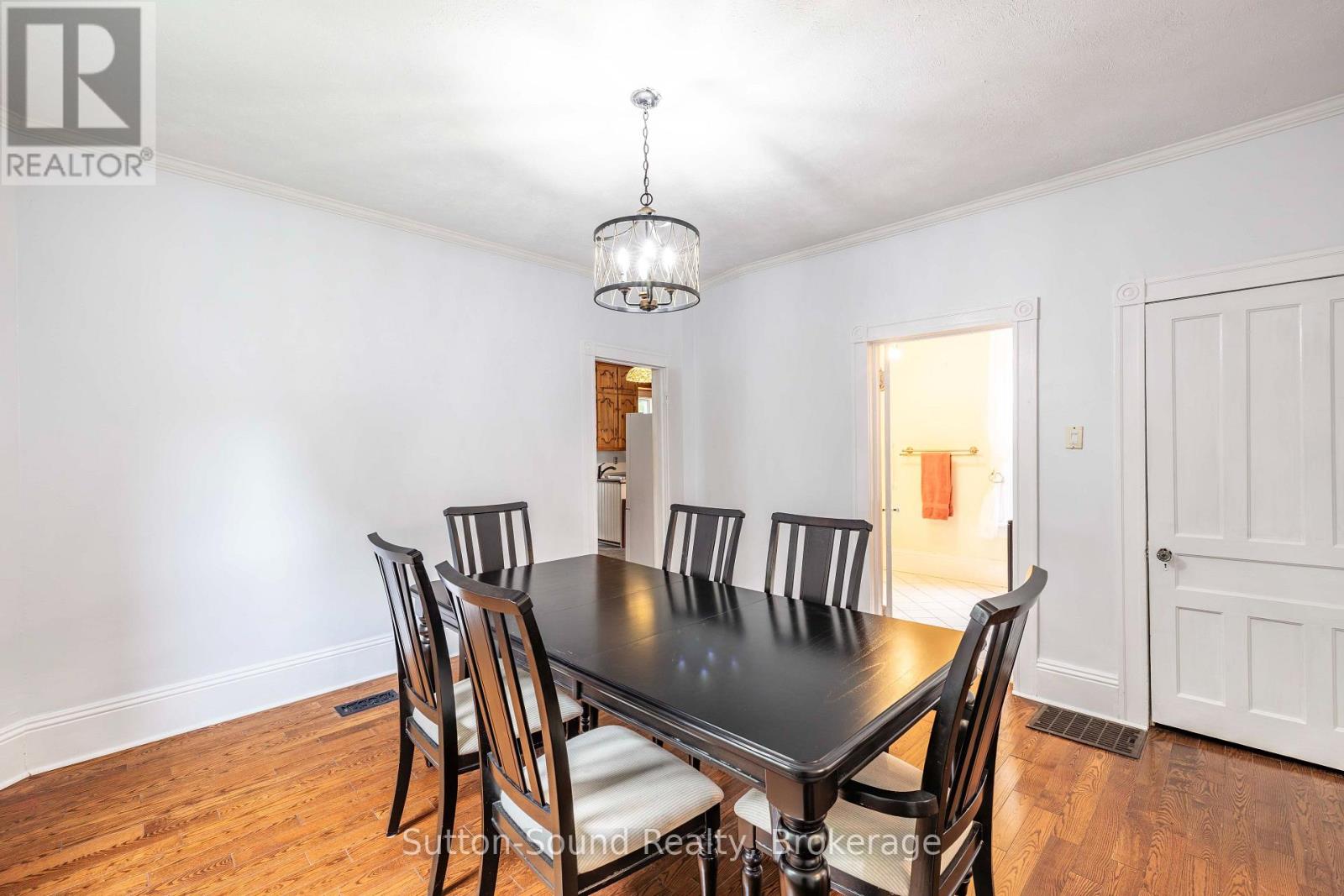 359 5TH STREET E - 9