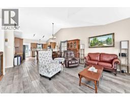 Family room - 520 Couleesprings Crescent S, Lethbridge, AB T1K5P2 Photo 12