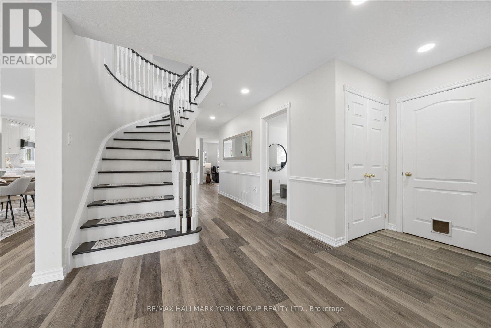 70 BAMBI CRESCENT, Georgina (Keswick South) — photo 4