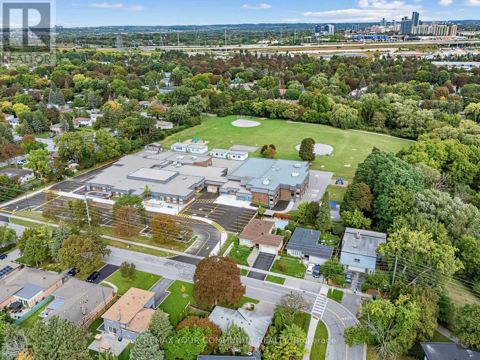 182 BAY THORN DRIVE - 47