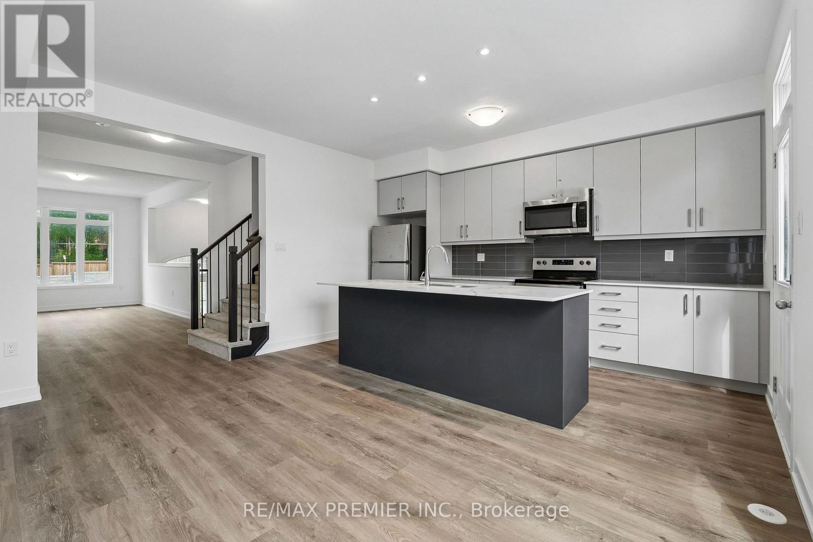 29 LYALL STOKES CIRCLE, East Gwillimbury (Mt Albert) — photo 11