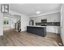 29 Lyall Stokes Circle, East Gwillimbury, ON L0G1M0 Photo 11