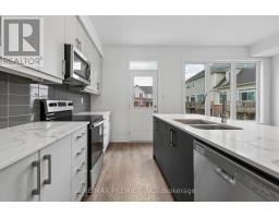 29 Lyall Stokes Circle, East Gwillimbury, ON L0G1M0 Photo 16