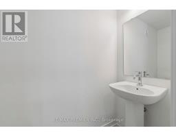 29 Lyall Stokes Circle, East Gwillimbury, ON L0G1M0 Photo 17