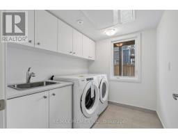 29 Lyall Stokes Circle, East Gwillimbury, ON L0G1M0 Photo 18