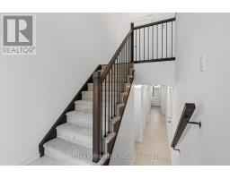 29 Lyall Stokes Circle, East Gwillimbury, ON L0G1M0 Photo 34