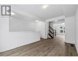 Bedroom 2 - 29 Lyall Stokes Circle, East Gwillimbury, ON L0G1M0 Photo 6