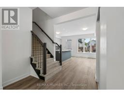 29 Lyall Stokes Circle, East Gwillimbury, ON L0G1M0 Photo 8