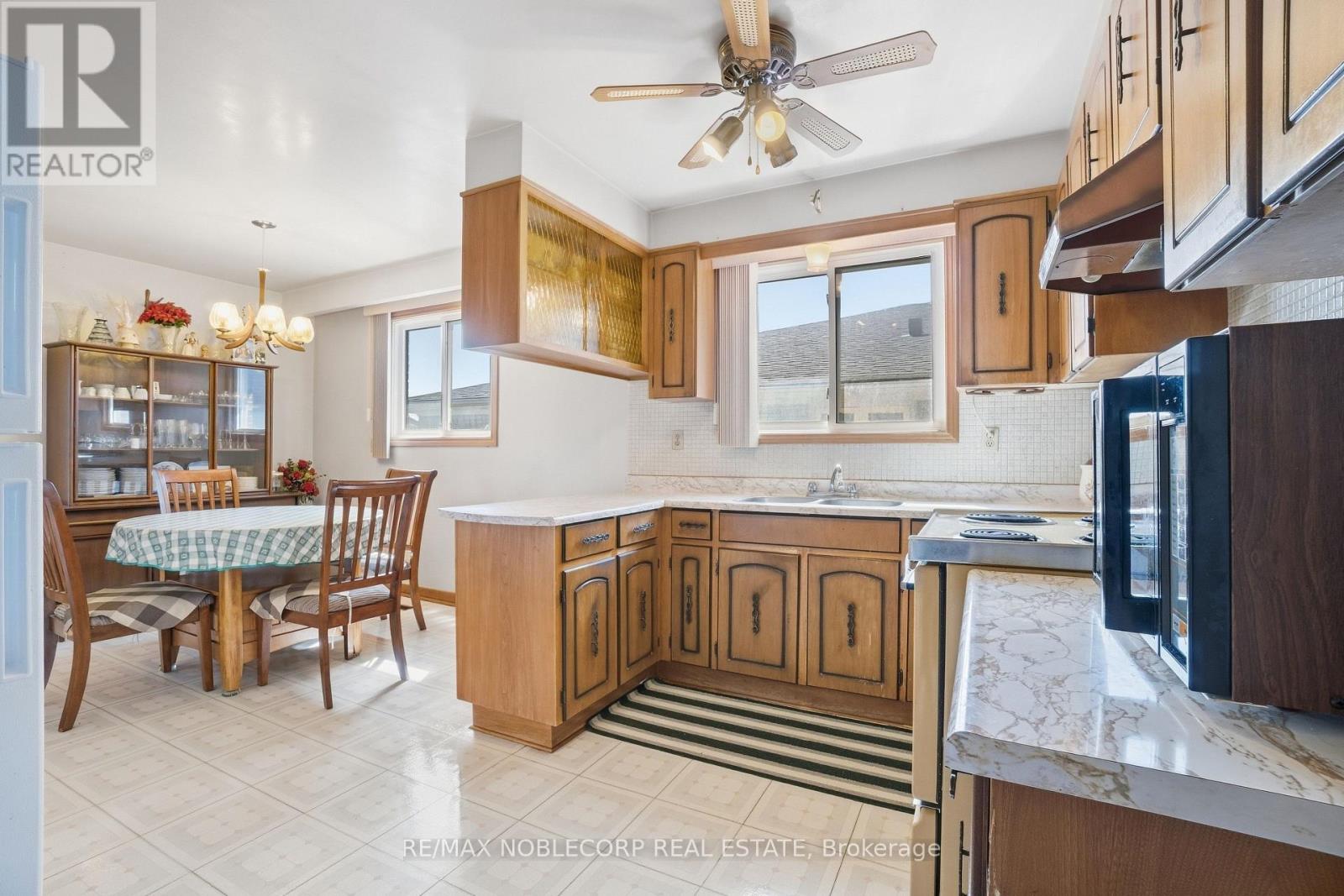 81 BLOSSOM CRESCENT - 13