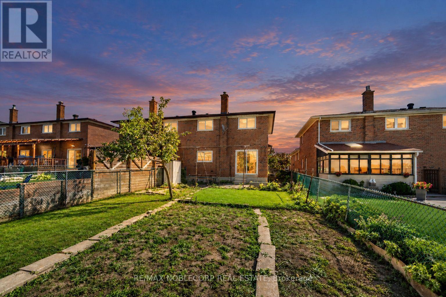 81 BLOSSOM CRESCENT - 28