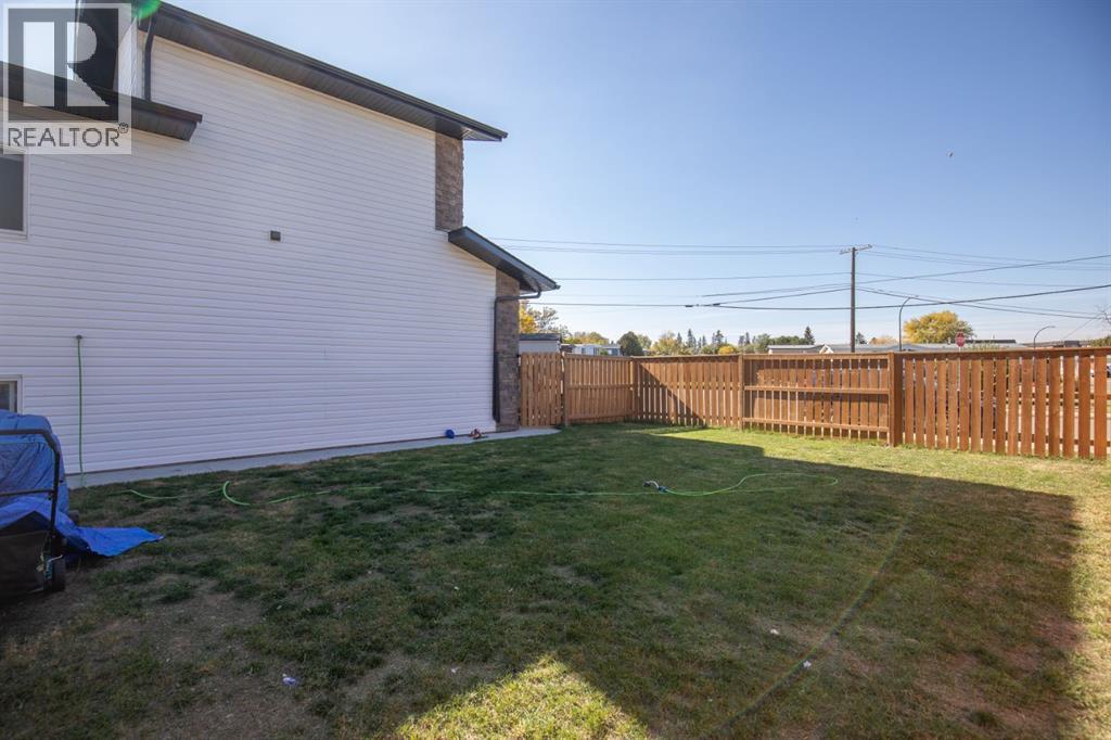 Listing photo – 6913 59 Avenue, Red Deer