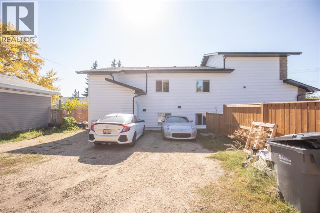 Listing photo – 6913 59 Avenue, Red Deer