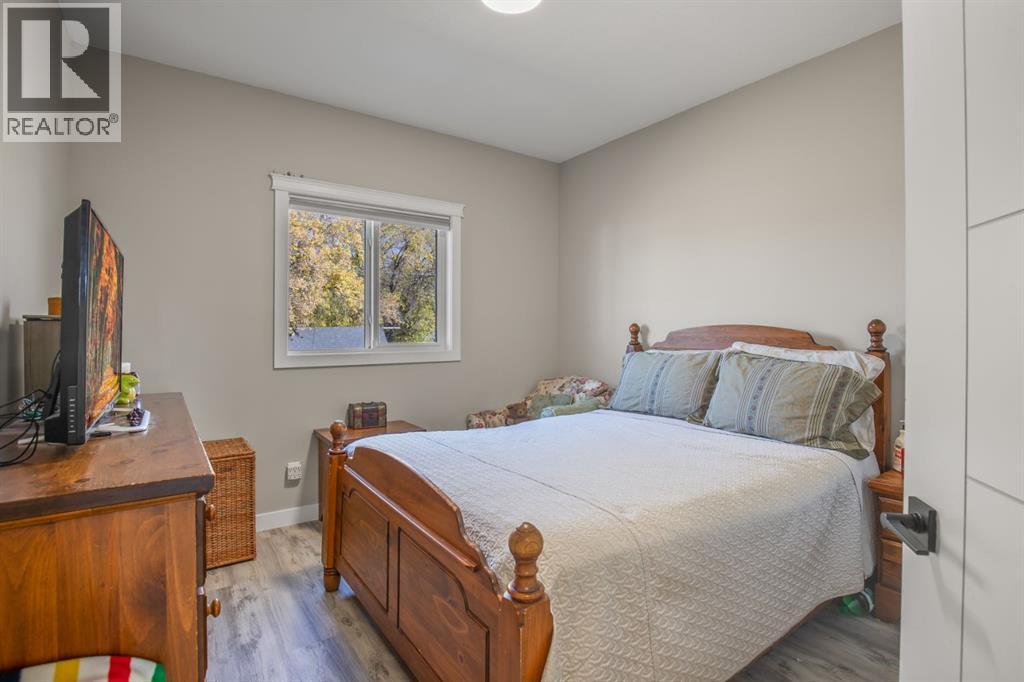 Listing photo – 6913 59 Avenue, Red Deer