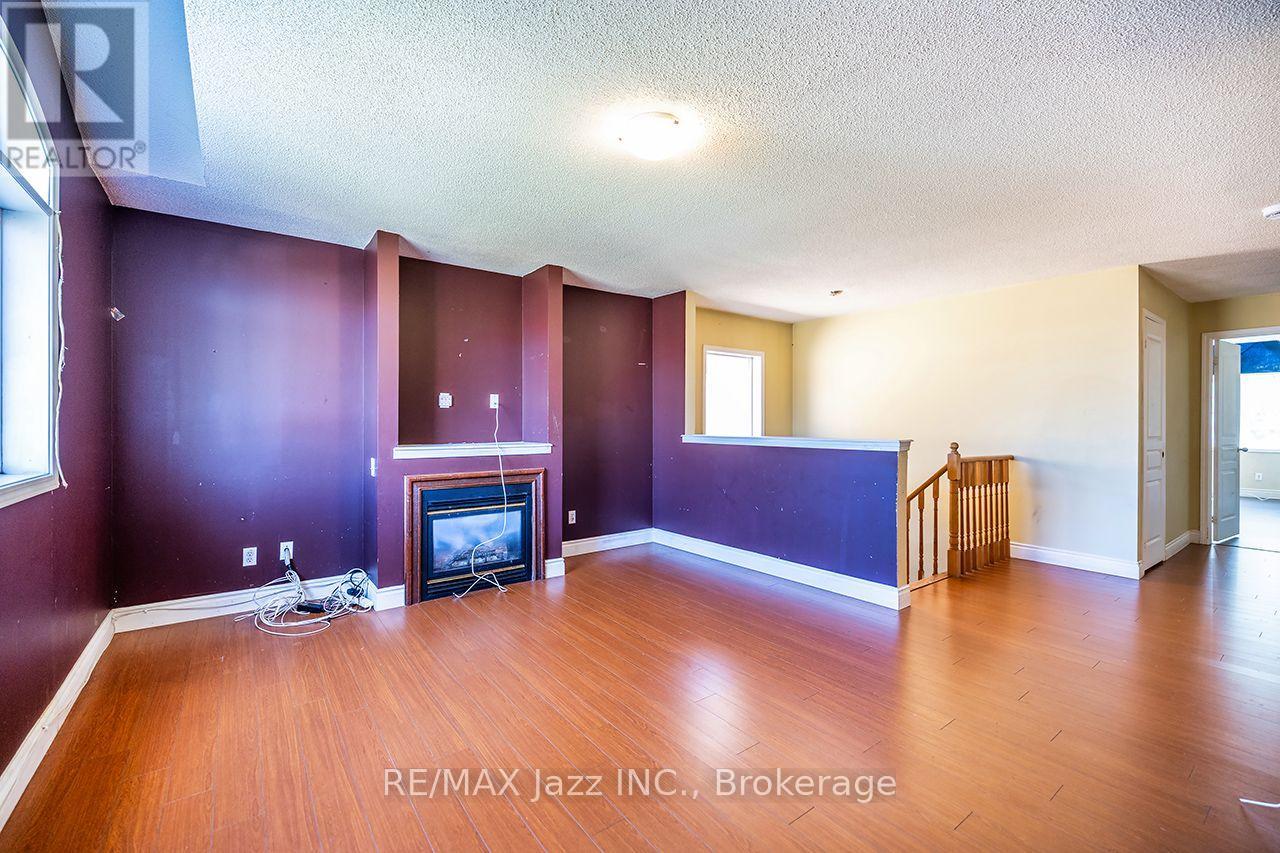 32 DENT STREET - Image 13