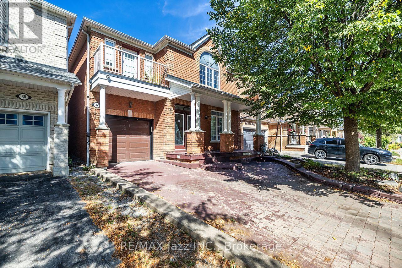 32 Dent Street, Ajax (Northwest Ajax), Ontario, L1T4G1, Ajax (Northwest Ajax), Ontario — photo 2 of 5