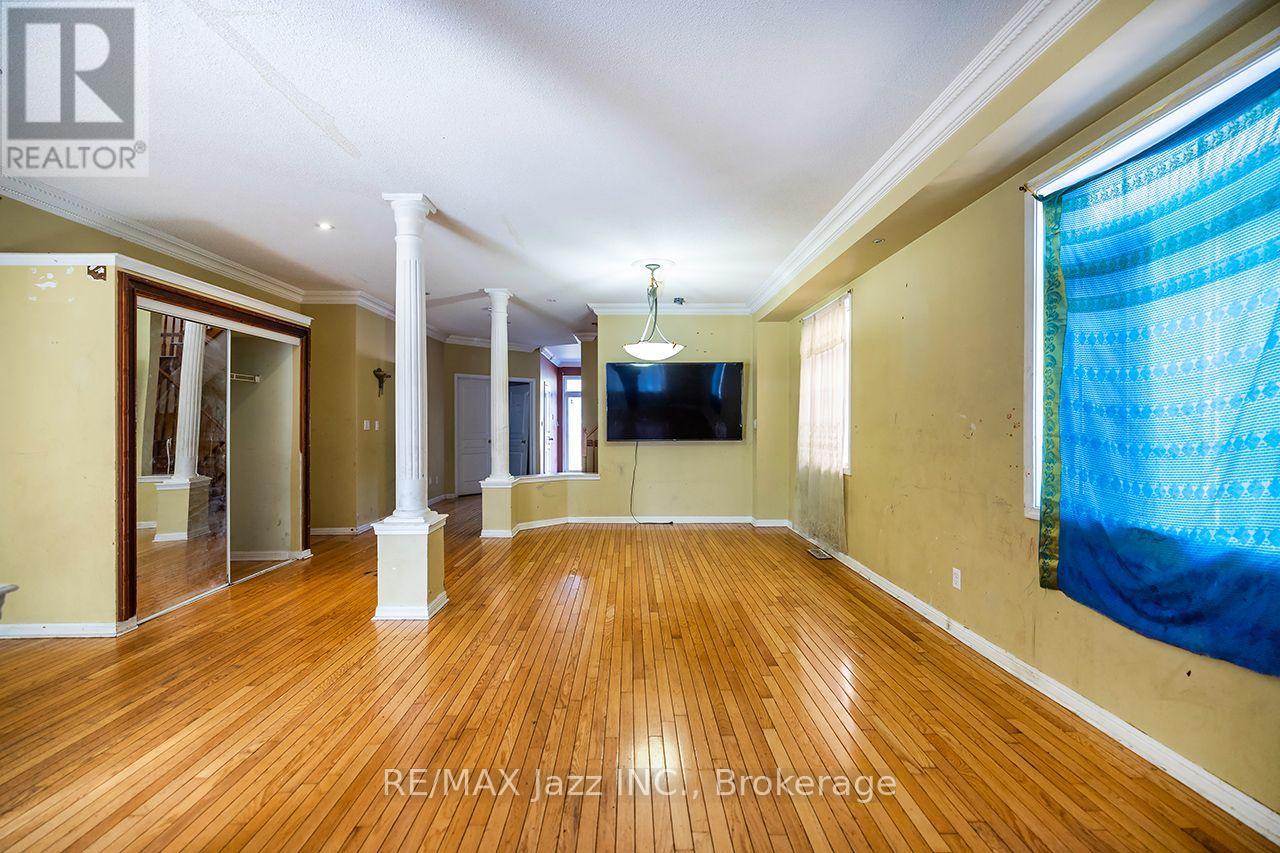32 DENT STREET - 8