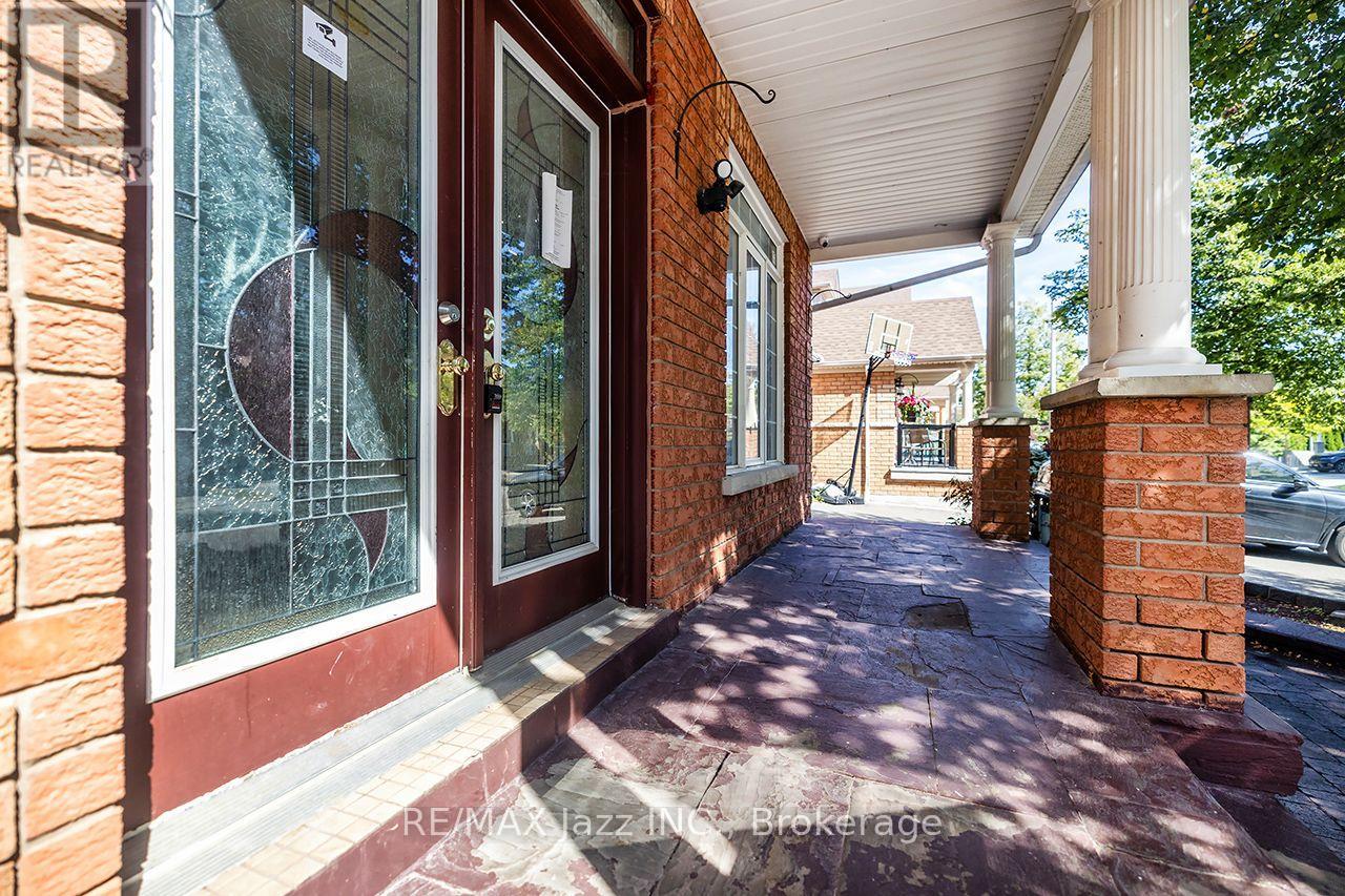 32 Dent Street, Ajax (Northwest Ajax), Ontario, L1T4G1, Ajax (Northwest Ajax), Ontario — photo 5 of 5