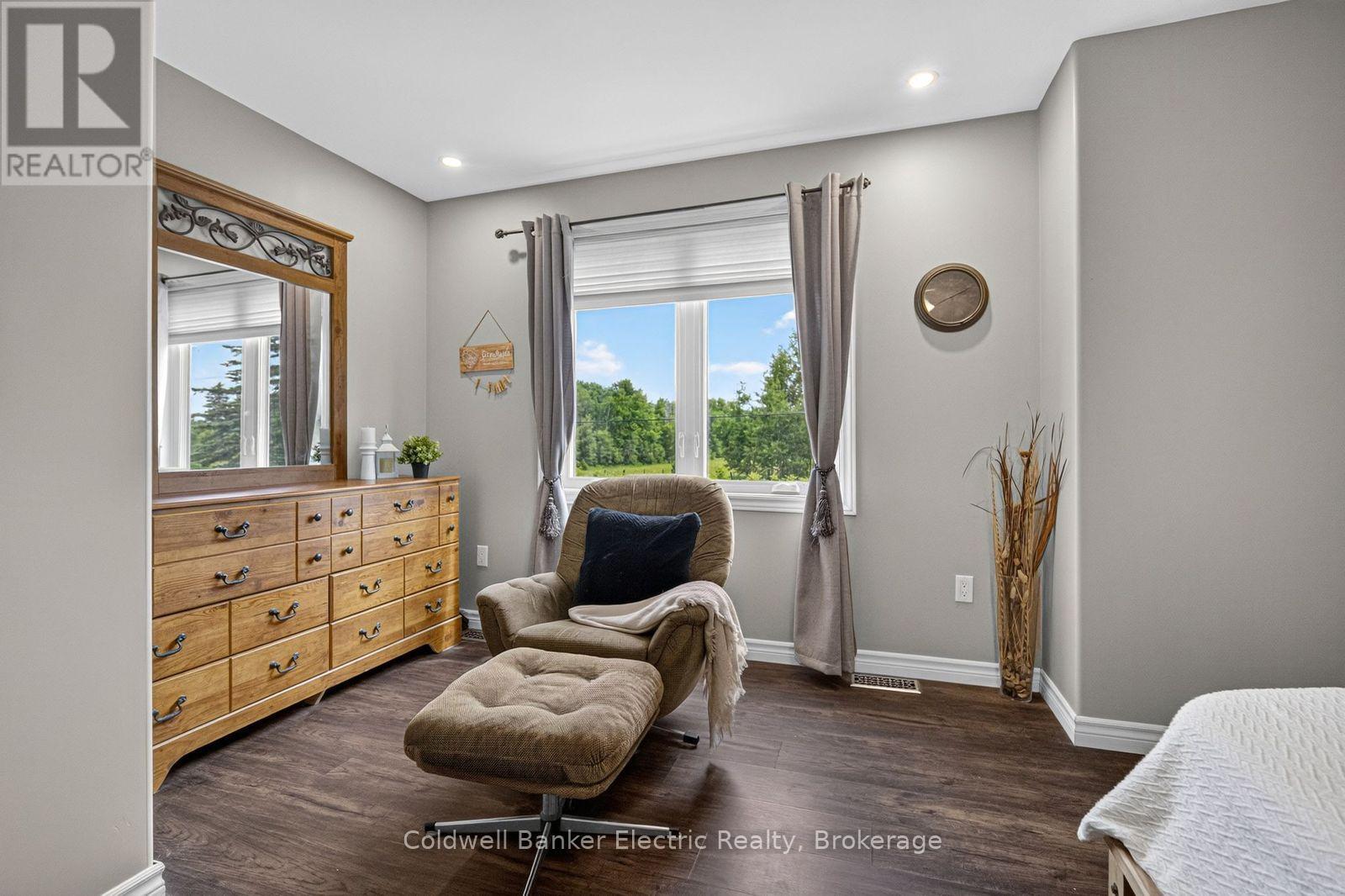 548 TIFFEN ROAD - Image 19
