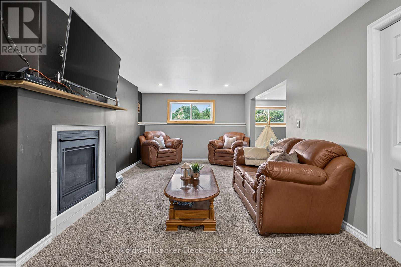 548 TIFFEN ROAD - Image 25